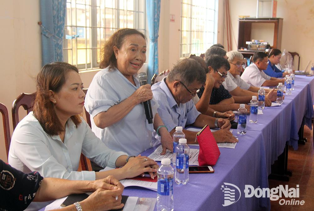 Đại diện các tổ công nghệ số cộng đồng trên địa bàn huyện Nhơn Trạch chia sẻ ý kiến với đoàn khảo sát. Ảnh: Hải Quân