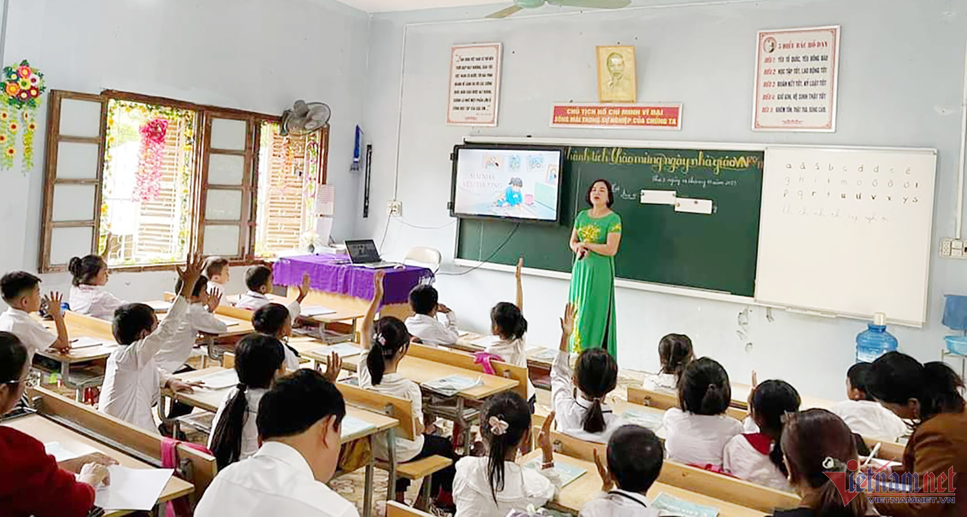 Đối mặt với sự thiếu hụt giáo viên tiếng Anh và Tin học, Kỳ Sơn và Quế Phong tìm giải pháp