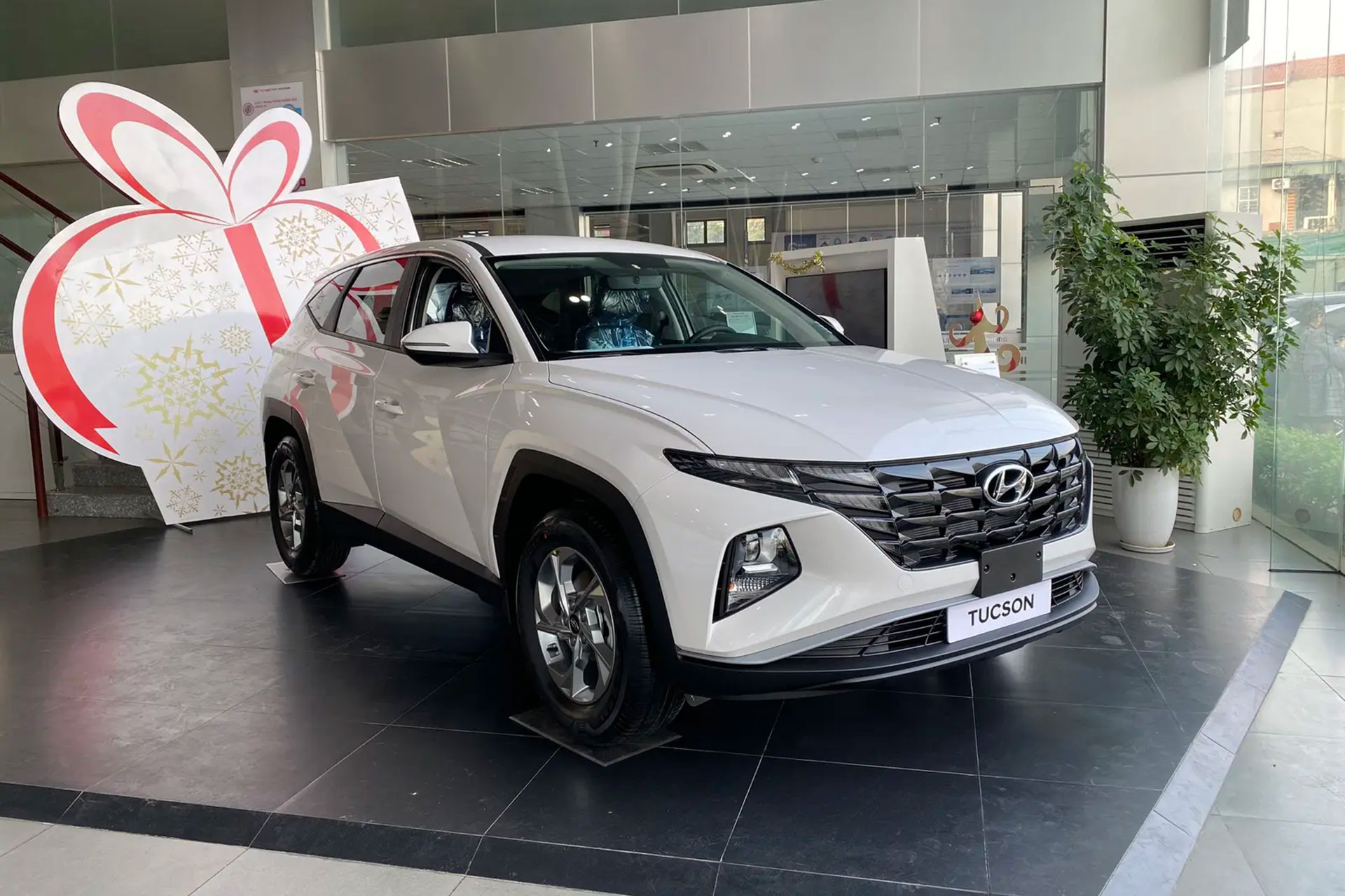 Hyundai Tucson 2.0 xăng Tiêu chuẩn Hyundai giai phong.jpg