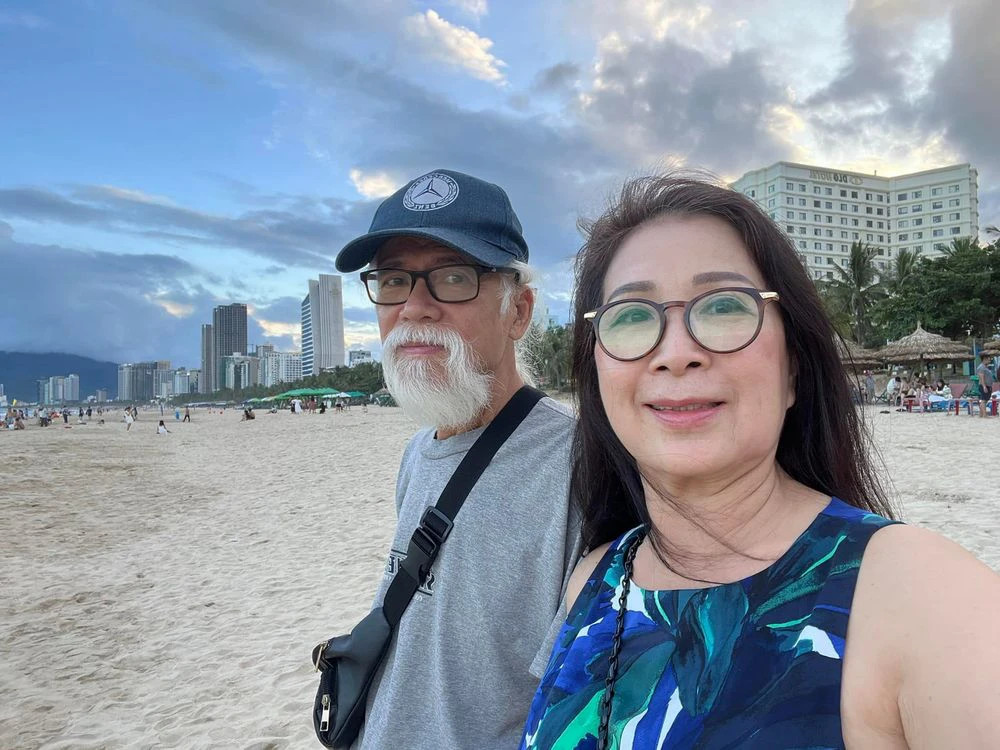 nguoi chong kin tieng cua nsnd kim xuan 40 nam dua don vo di dien 1a86ce5f 16698038998361312234651.jpg