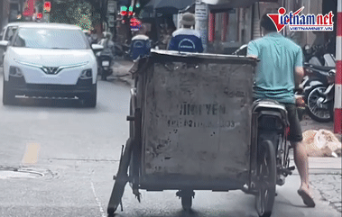 Phì cười với cảnh bánh xe gom rác 'đảo như rang lạc' trên phố Hà Nội