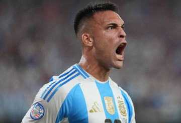 Siêu dự bị Lautaro Martinez đưa Argentina vào tứ kết Copa America