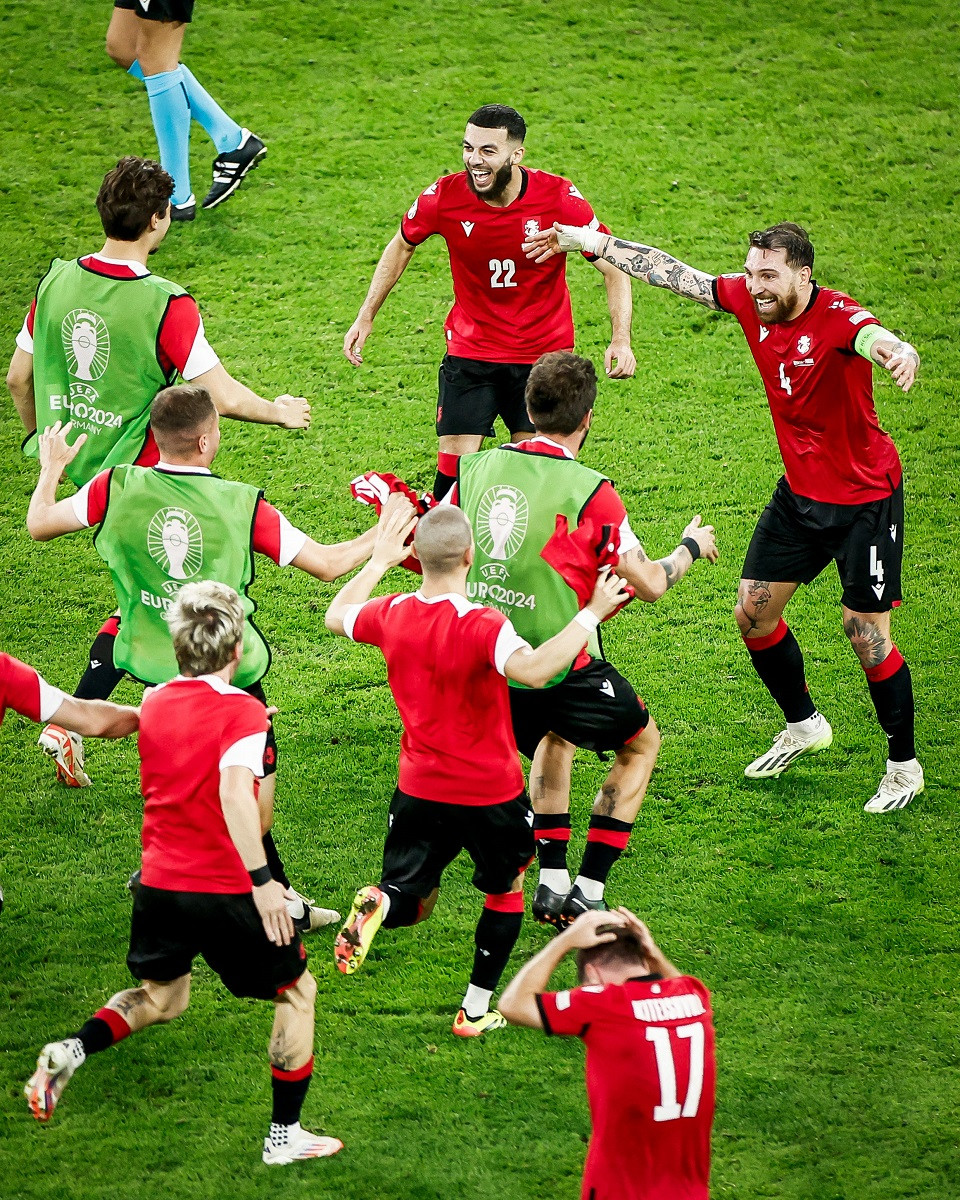 Georgia 2 0 Bo Dao Nha.jpg