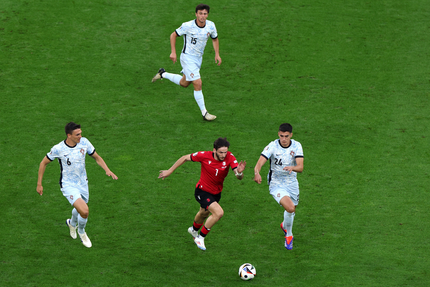 Kvaratskhelia Georgia Bo Dao Nha 2.jpg