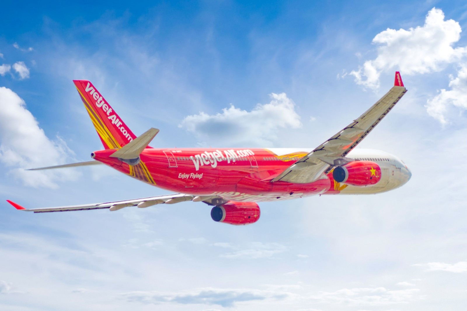 Vietjet vào top 50 công ty niêm yết tốt nhất Việt Nam của Forbes