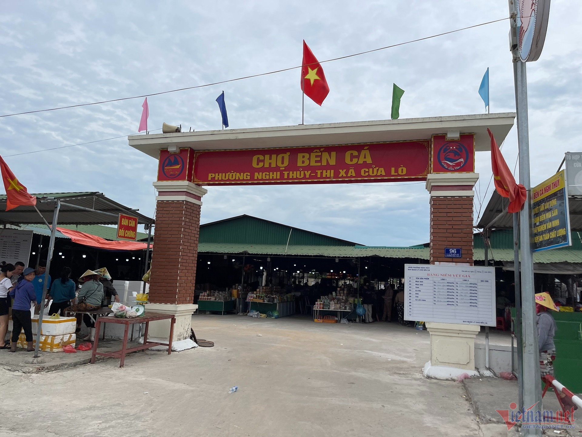 W-Chợ bến cá Ngư Thuỷ Cửa Lò (ảnh 6).jpg