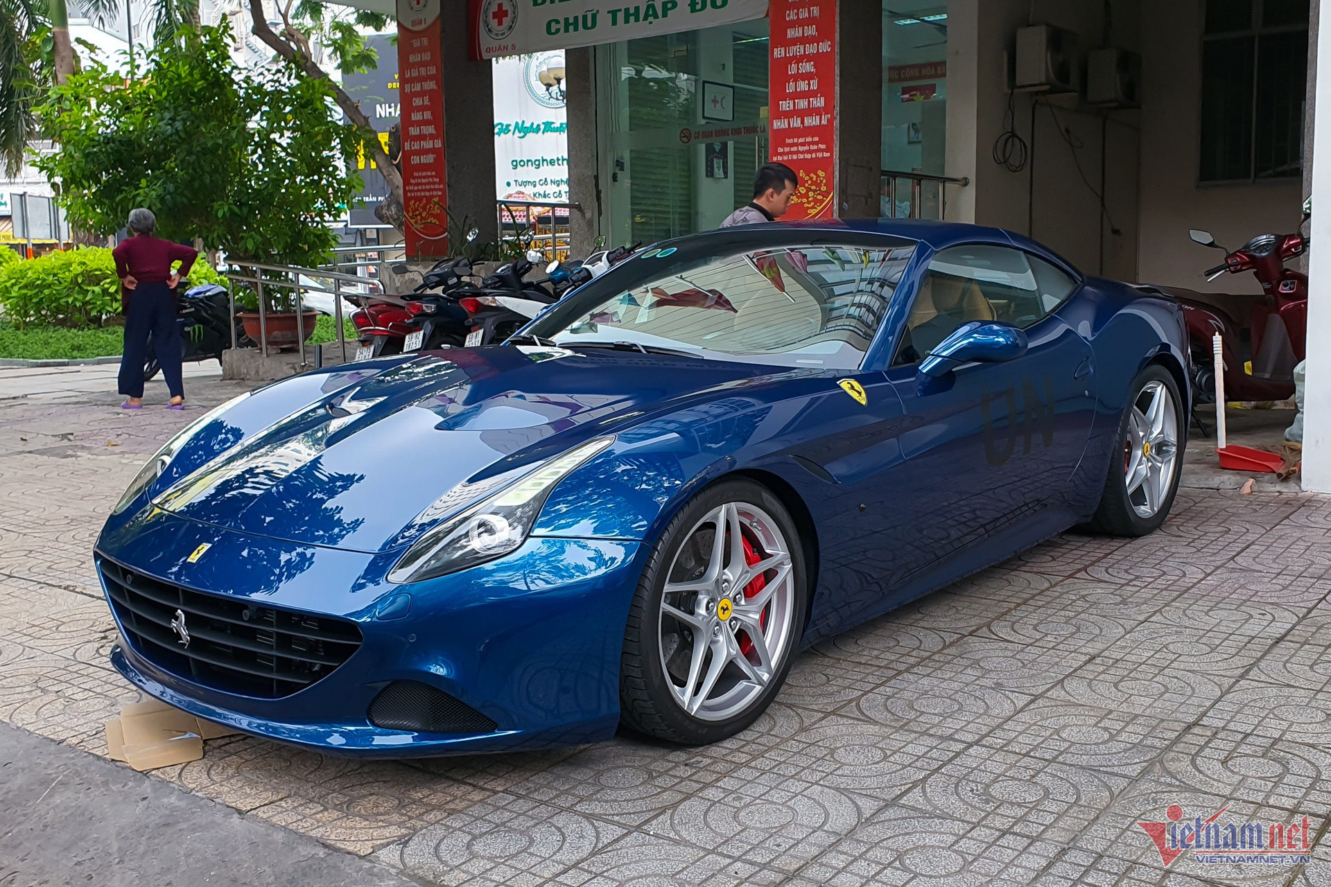 W-Ferrari California T Vietnamnet 1.jpg