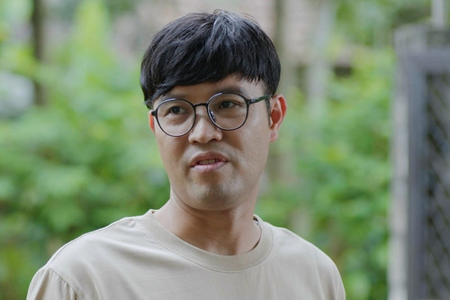 Chuyện lạ lùng, NSƯT Thái Sơn nhờ đạo diễn mắng để nhịn cười