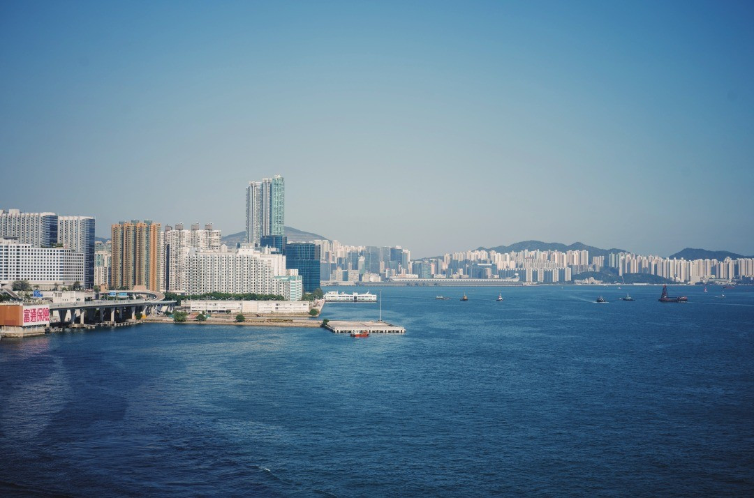 Nhà văn Chua Lam bán sạch nhà cửa, ở khách sạn, thuê 8 người phục vụ ảnh 3