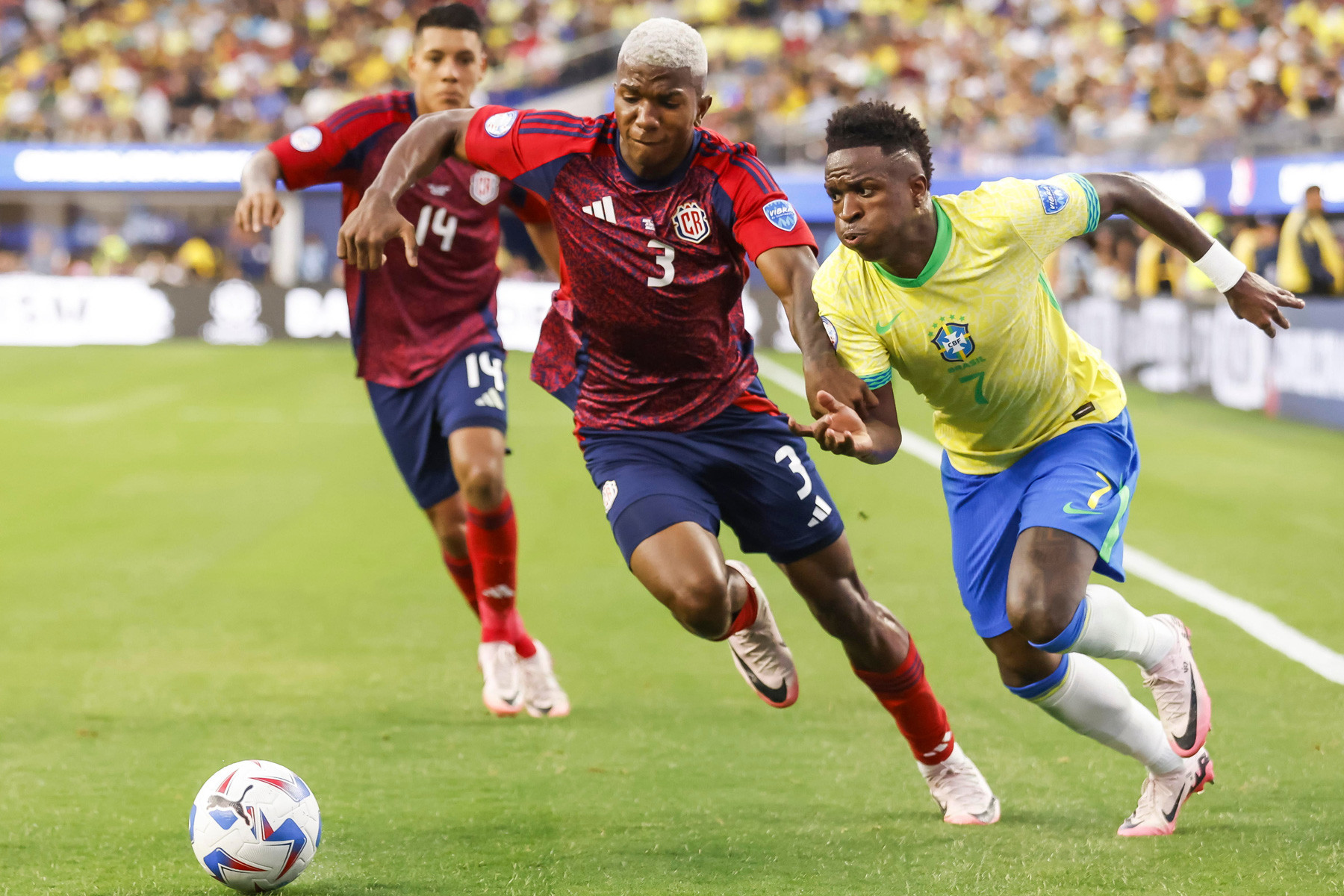 Vinicius Brazil Costa Rica.jpg