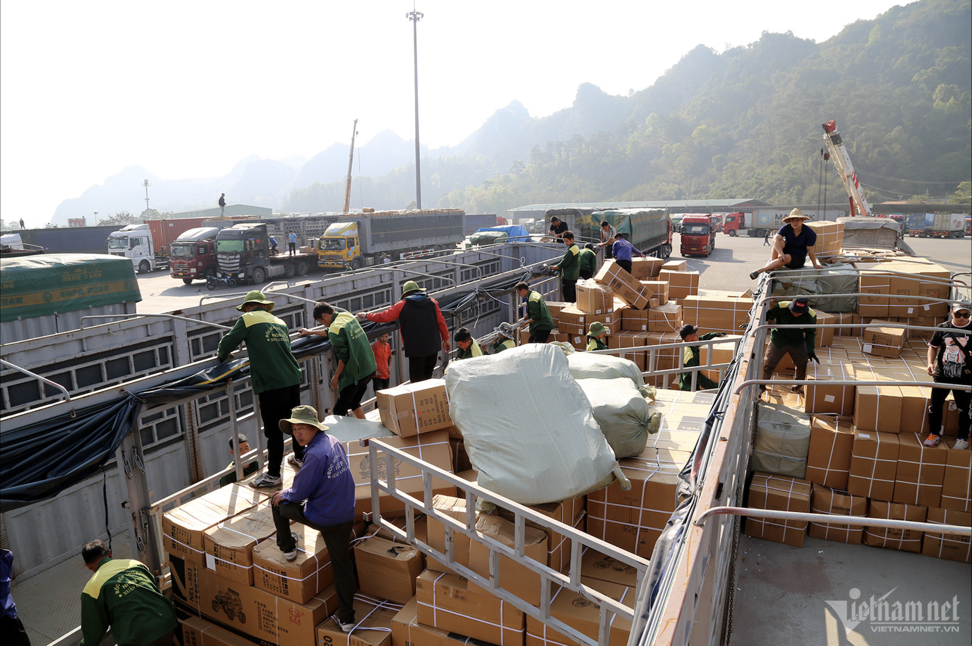 cửa khẩu hữu nghị.png