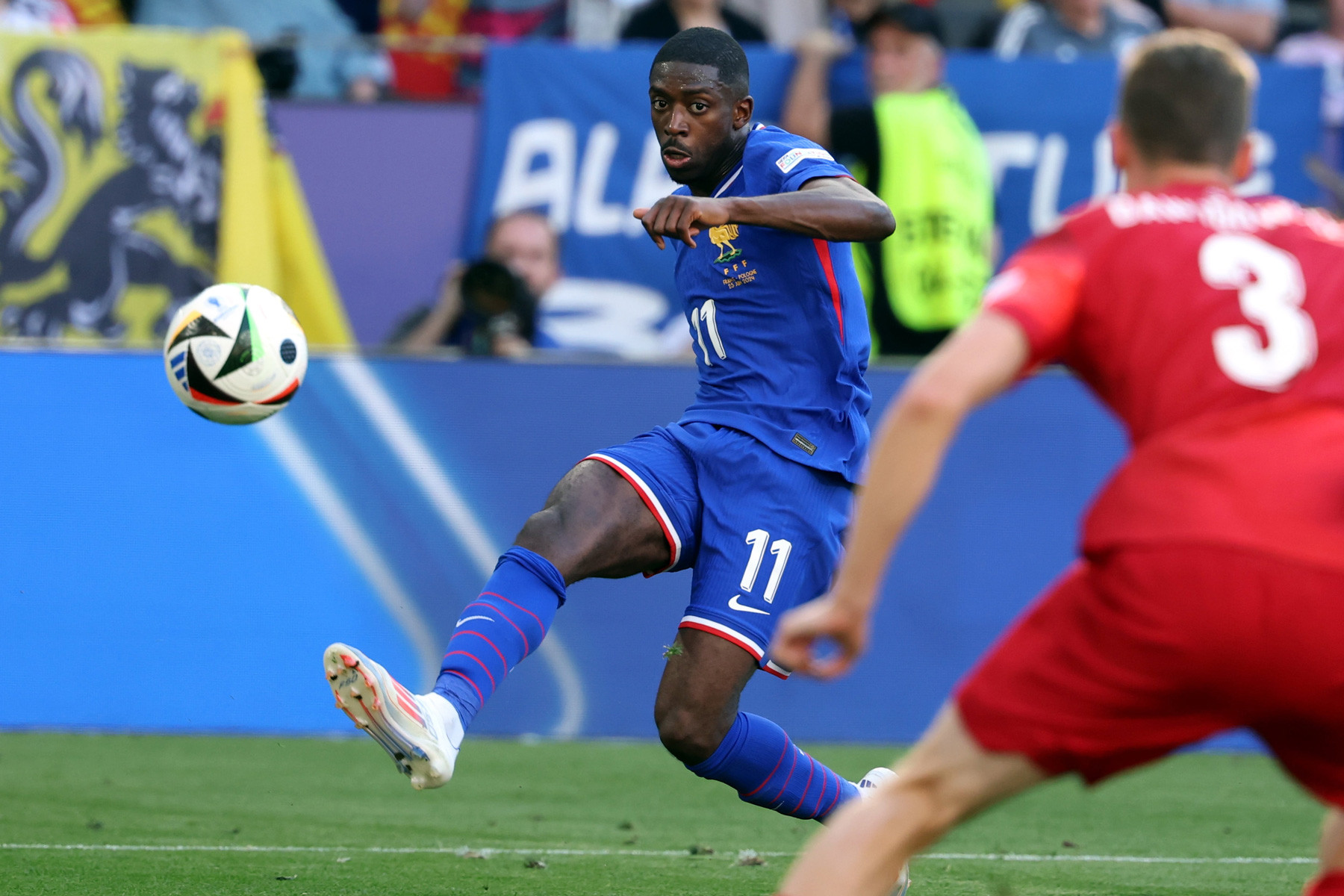 Dembele Phap Ba Lan.jpg