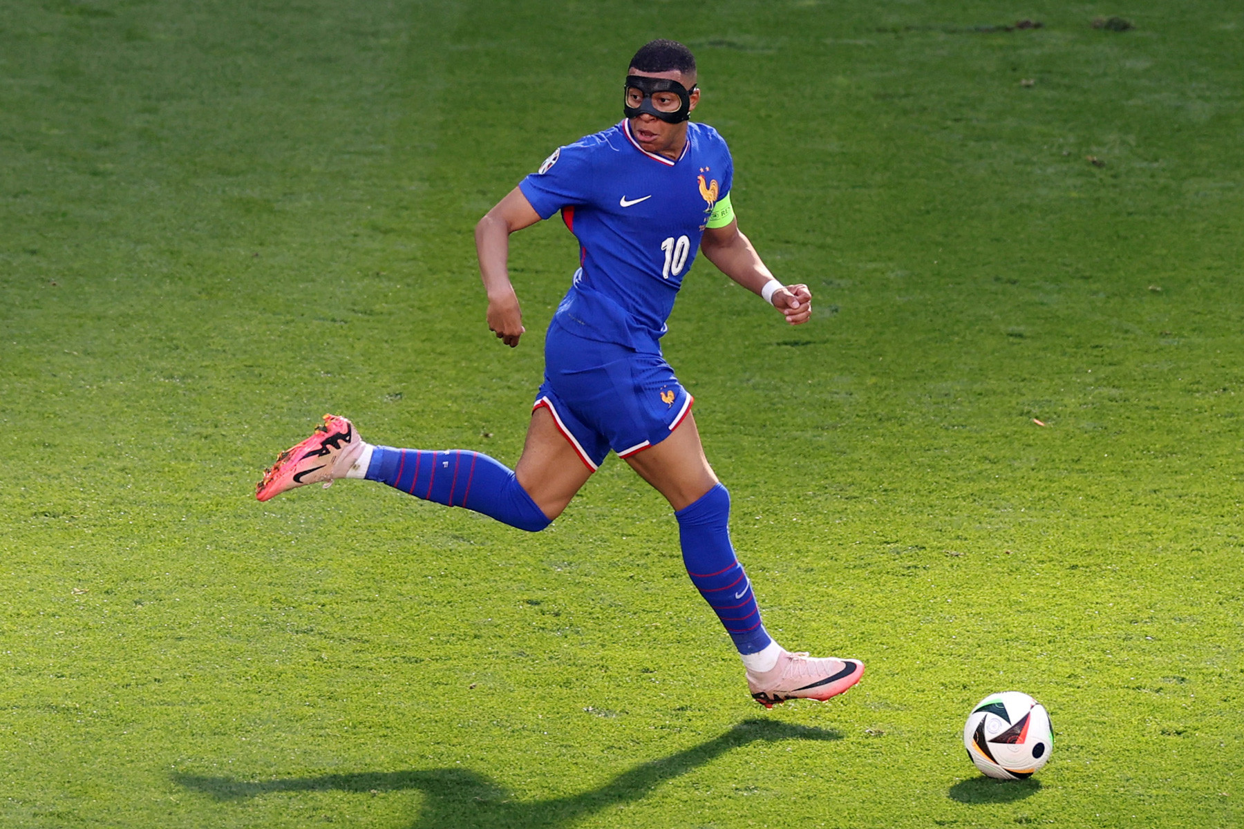 Mbappe Phap Ba Lan.jpg