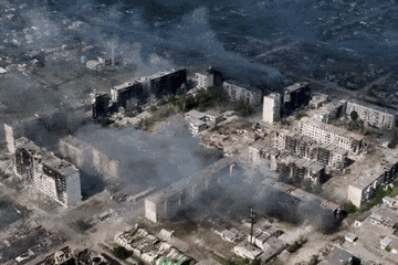 Cận cảnh thành phố miền bắc Kharkiv hoang tàn vì giao tranh