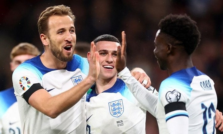 Harry kane saka Phil Foden.jpg