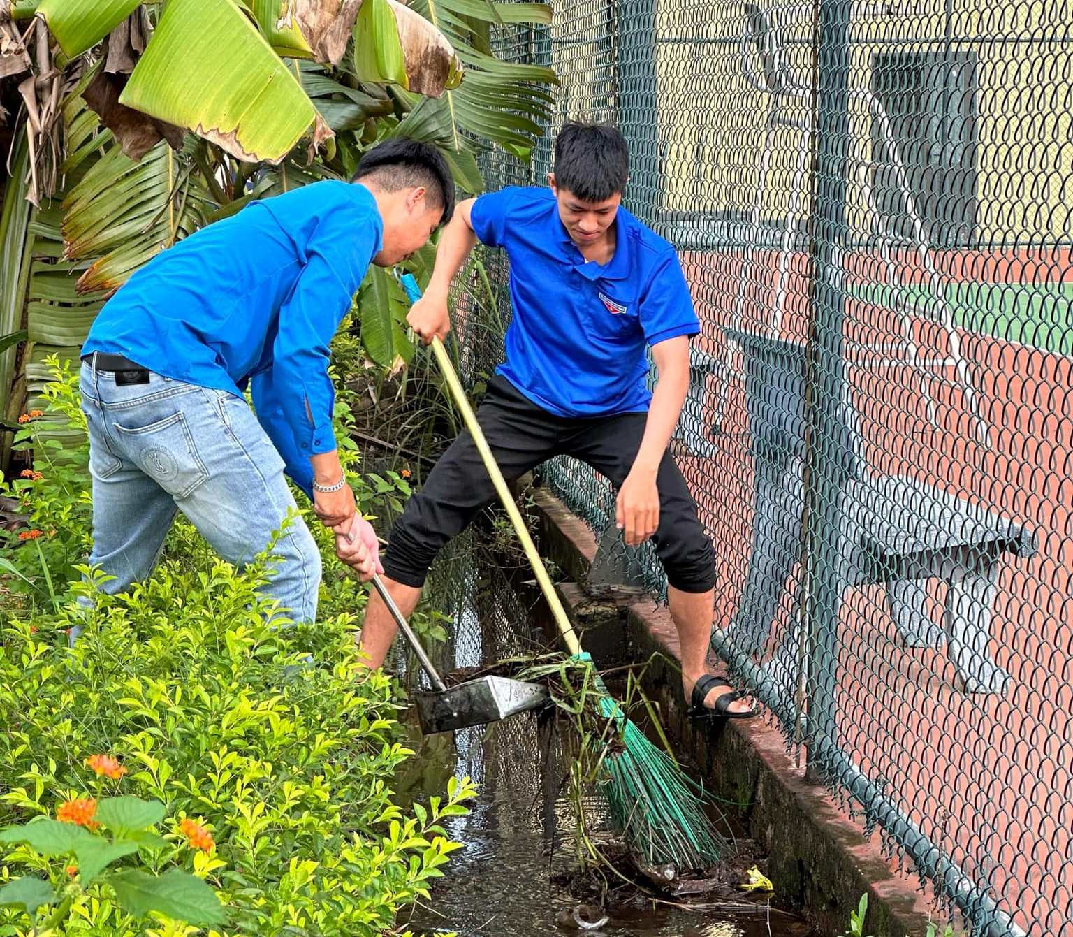 Ảnh 4: Vệ sinh cống, rãnh nước.