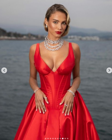 ban gai mbappe 6.jpg