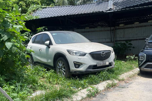 'Bỏ quên' Mazda ở quán bia Hà Nội nhiều năm, chủ xe xuất hiện với lý do bất ngờ
