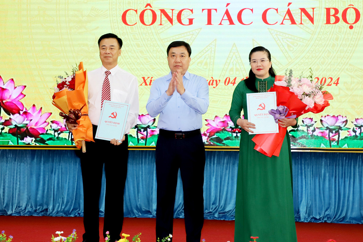 Hà Giang có tân giám đốc sở và bí thư huyện ủy