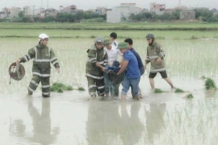 Bản tin trưa 5/6: Người phụ nữ ở Hà Nội bị sét đánh tiên lượng tử vong cao