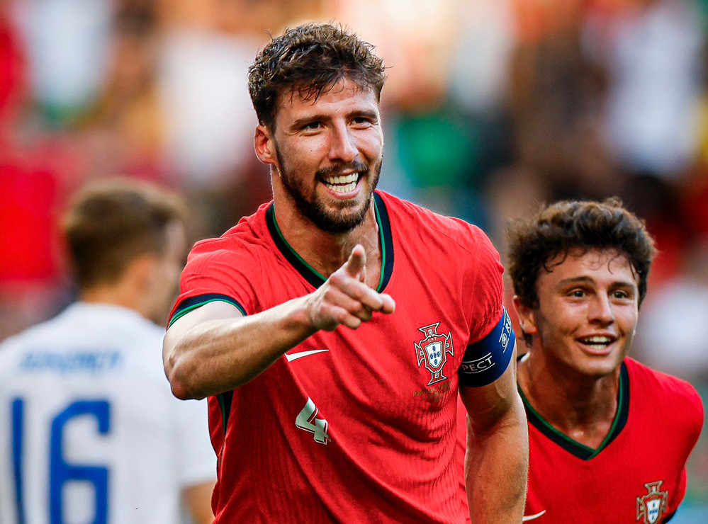 Bồ Đào Nha thắng tưng bừng ngày Bruno Fernandes chói sáng Bồ Đào Nha