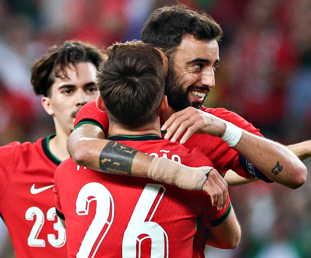 Bồ Đào Nha thắng tưng bừng ngày Bruno Fernandes chói sáng Bồ Đào Nha