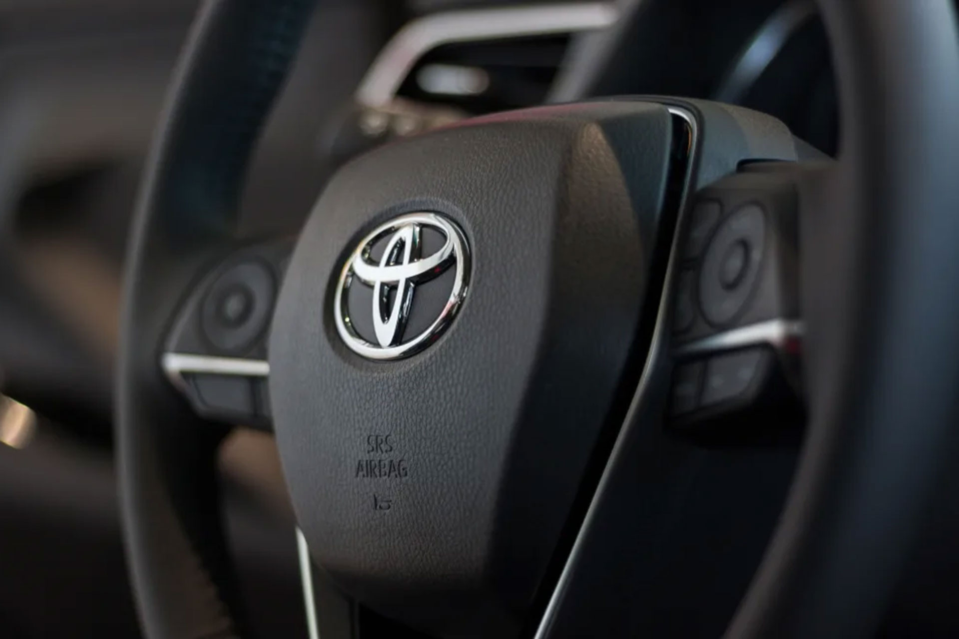 Chiêu trò gian lận thử nghiệm động cơ và túi khí của hãng xe Toyota