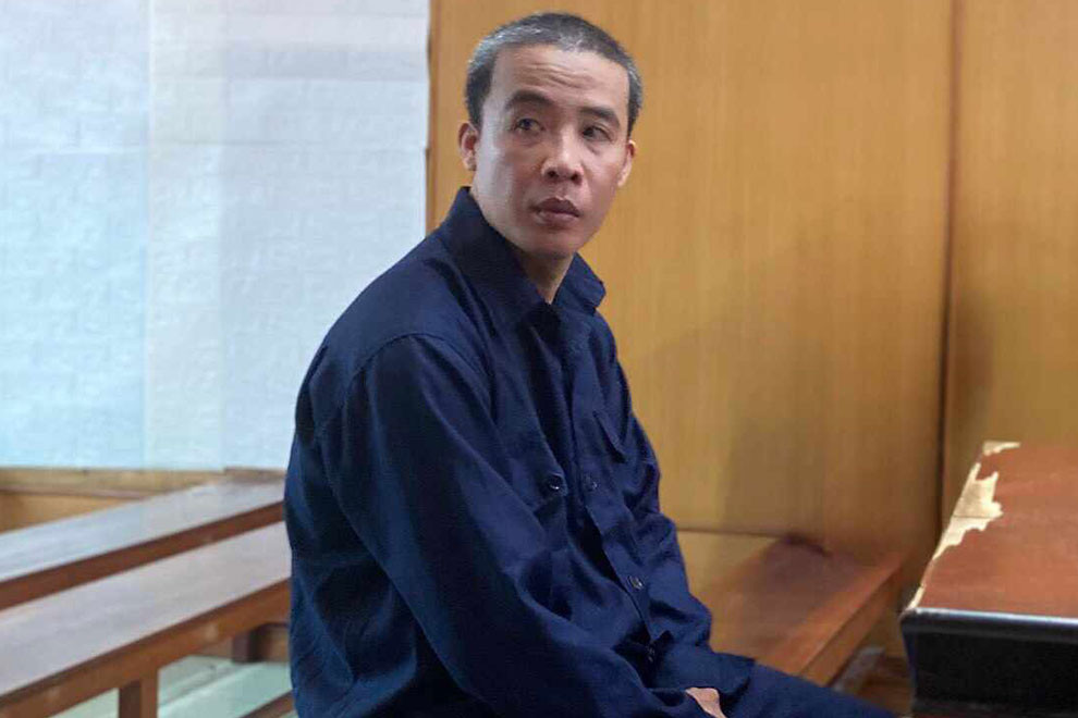 Tài xế xe công nghệ quay cảnh 'nóng' với khách nữ rồi tống tiền