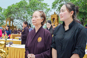 Ca sĩ Khánh Linh: 3 năm qua nhà tôi có quá nhiều chuyện liên tiếp xảy ra