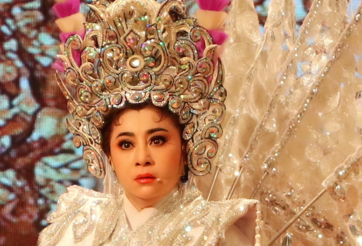 NSƯT cải lương nổi tiếng yêu Kim Tử Long là mối tình đầu, U60 sống không muộn phiền