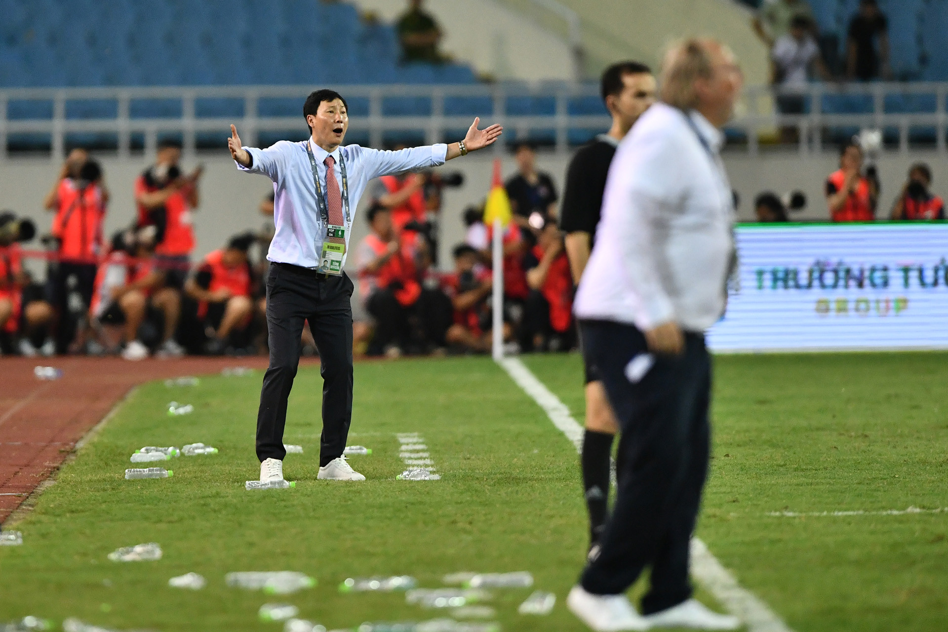 Sắc thái lạ của hai HLV tuyển Việt Nam và Philippines trên sân Mỹ Đình