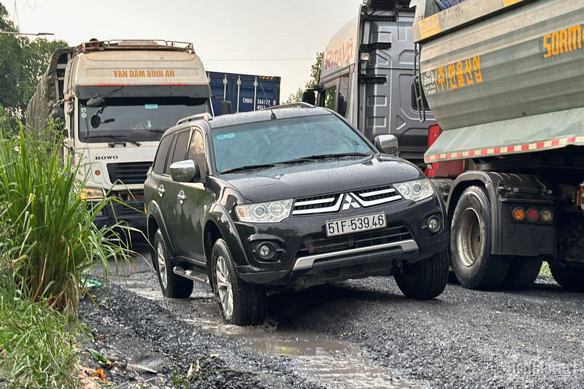 W-hoang van bon1.jpg