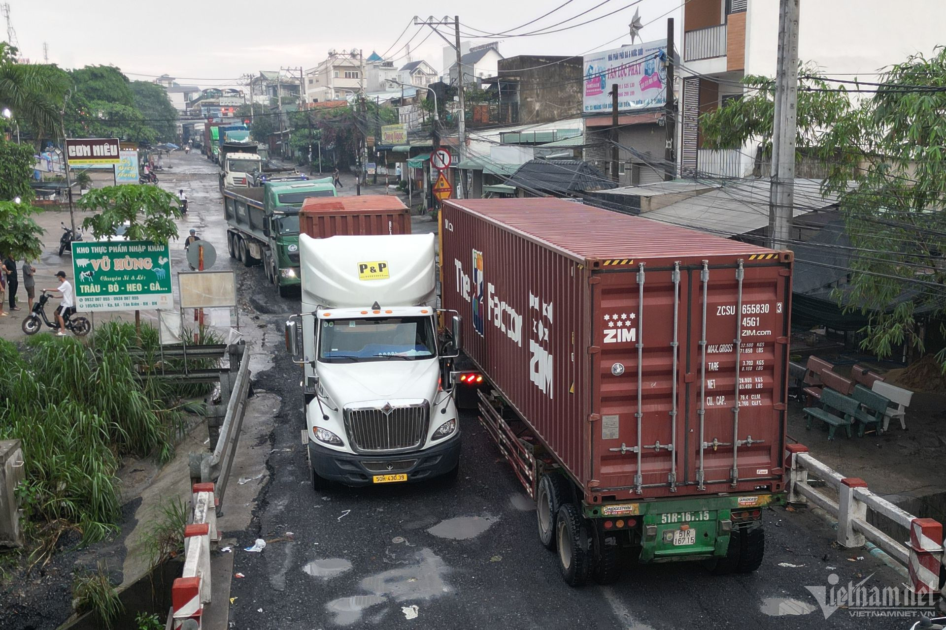 W-hoang van bon13.jpg