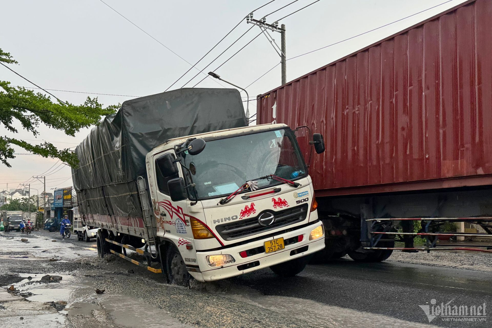 W-hoang van bon6.jpg