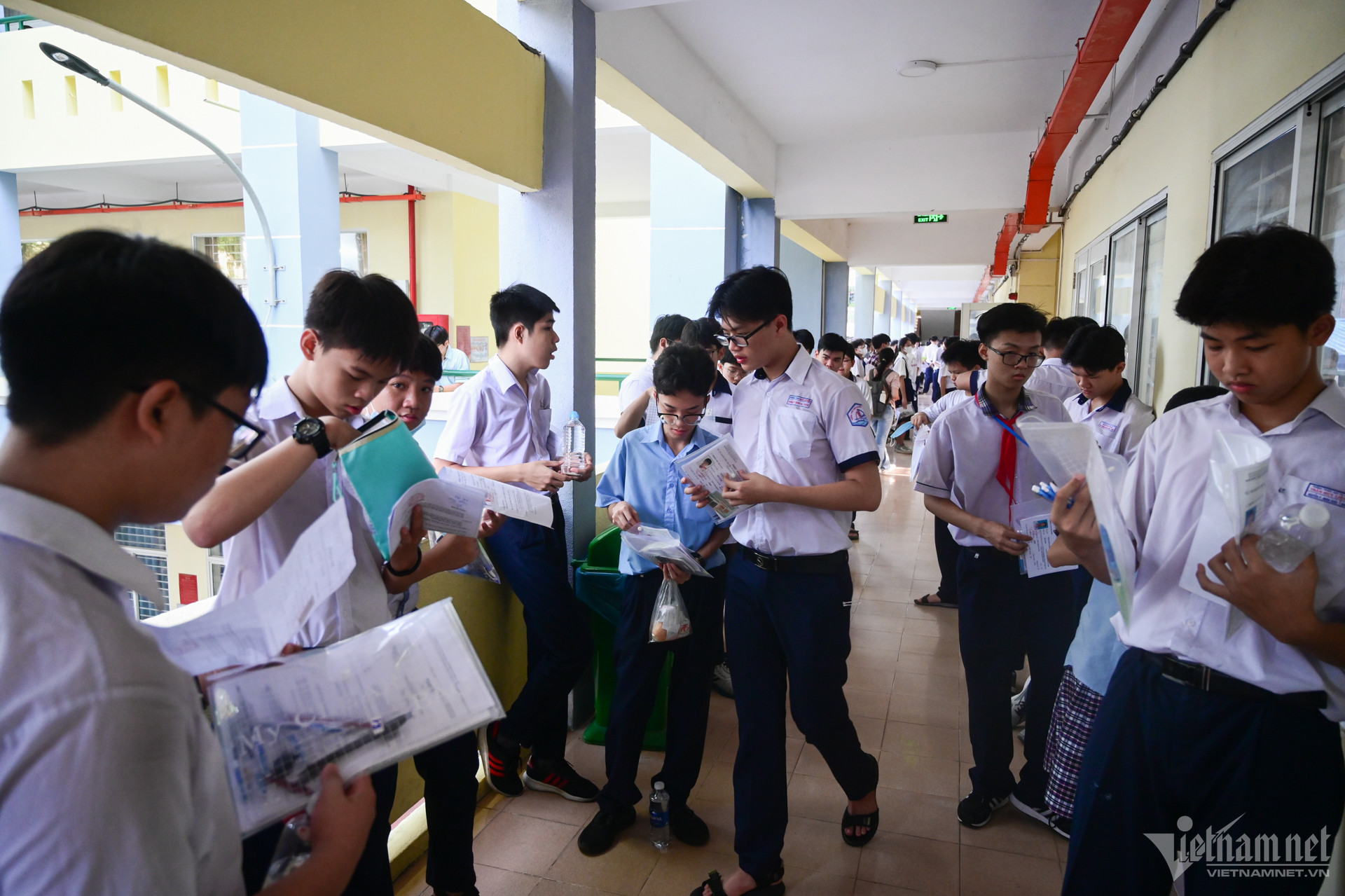 W-học sinh 10 TPHCM 9.jpg