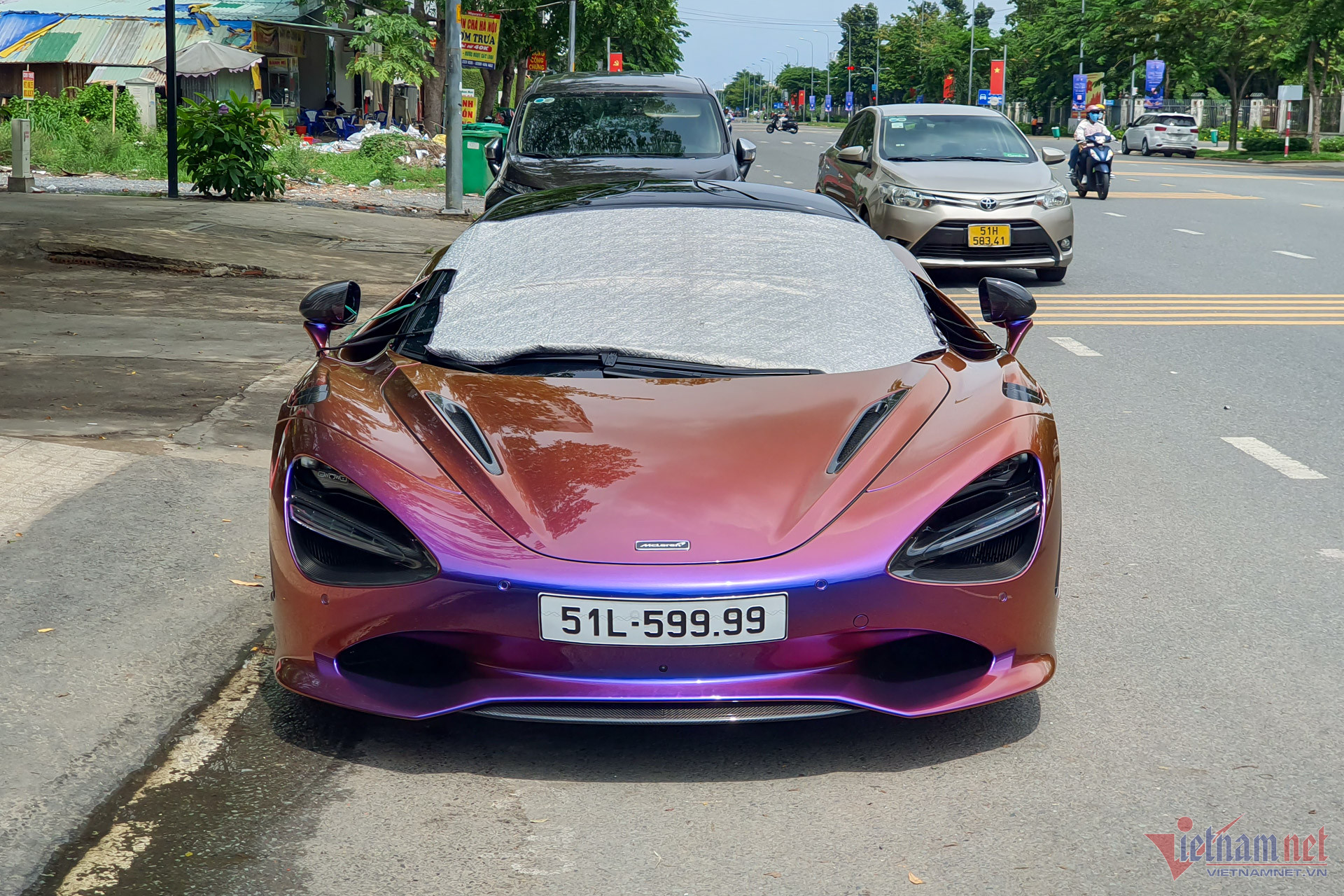 W-McLaren 750S Vietnamnet 10.jpg