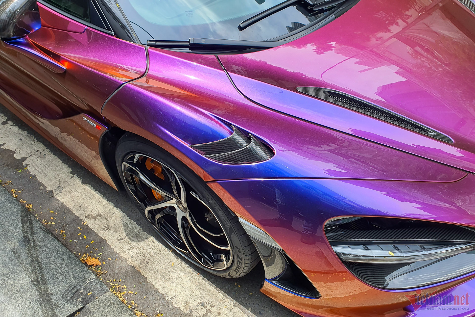W-McLaren 750S Vietnamnet 6.jpg
