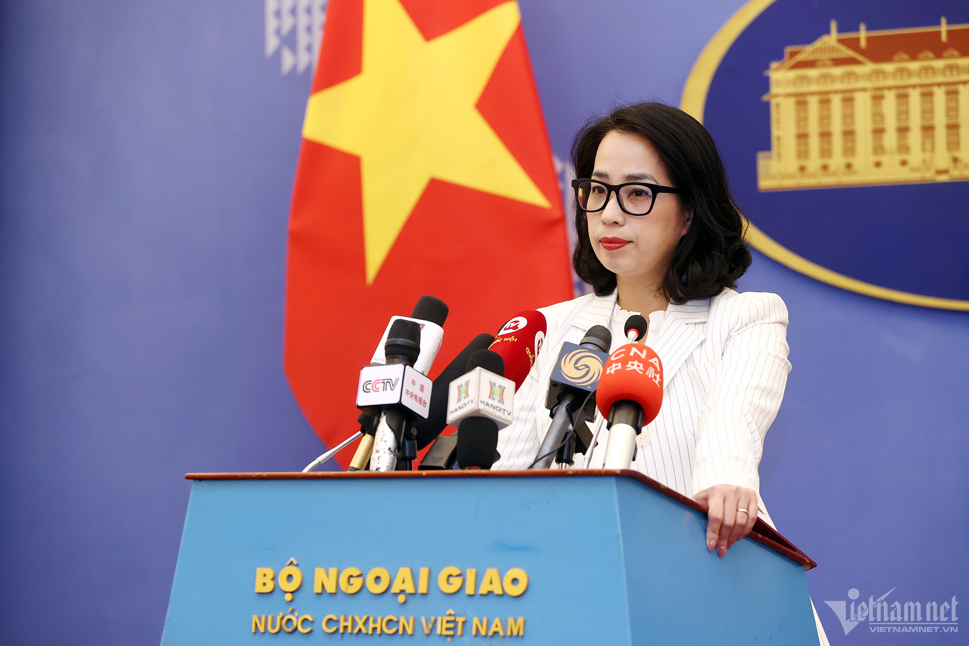 W-Pham Thu Hang _6845.jpg