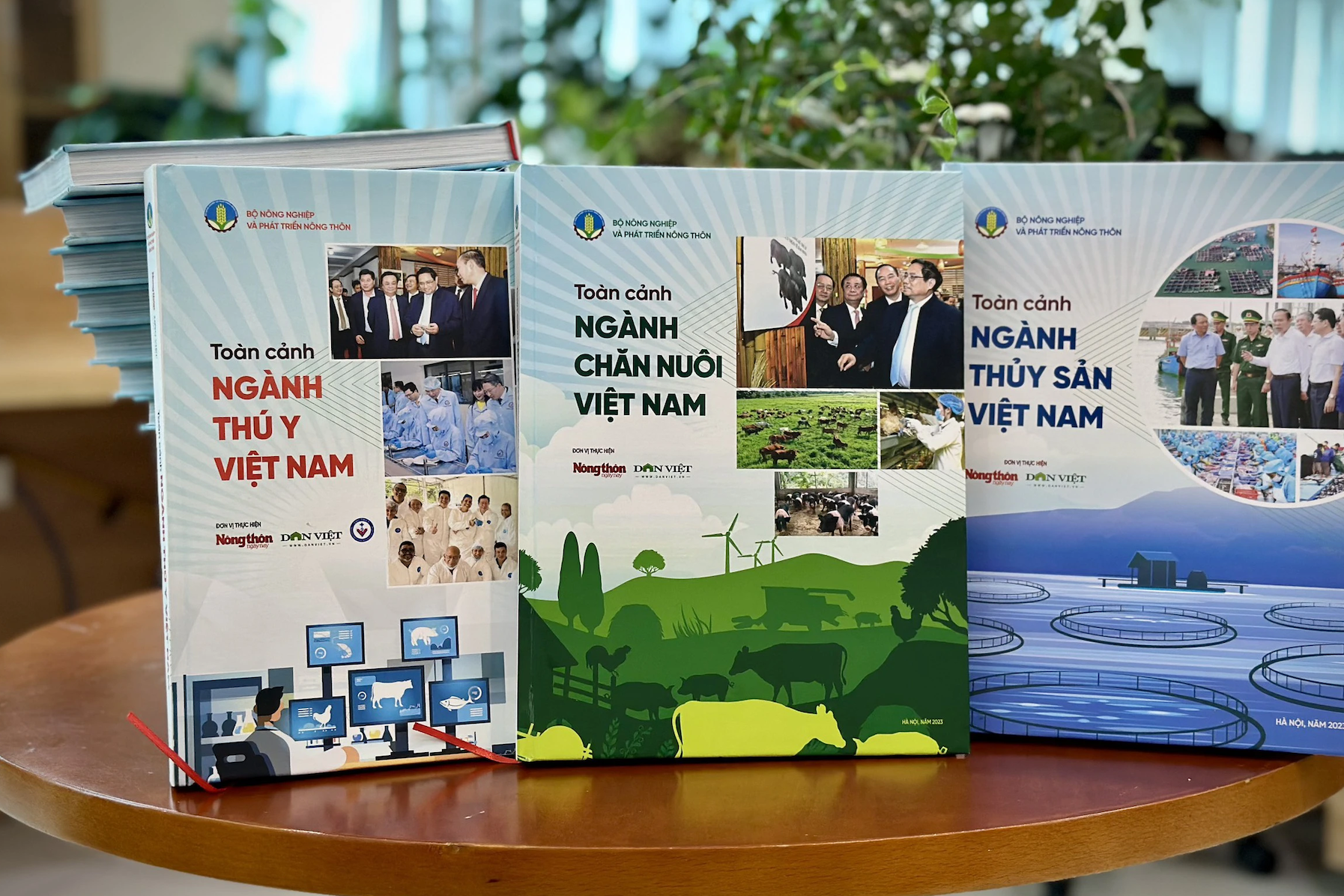 Ba cuốn sách công bố tư liệu quý liên quan đến hàng triệu nông dân Việt Nam