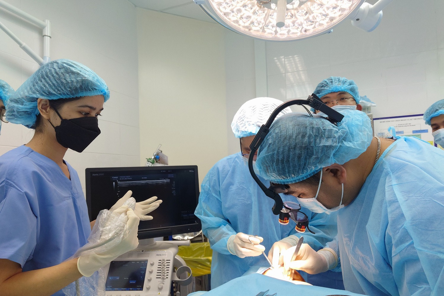 Đến phòng khám cấy mỡ tự thân để làm đẹp, người phụ nữ bị nhồi máu não