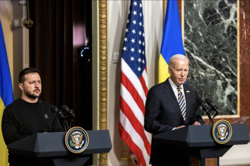 Ông Joe Biden lần đầu tiên công khai xin lỗi Tổng thống Ukraine