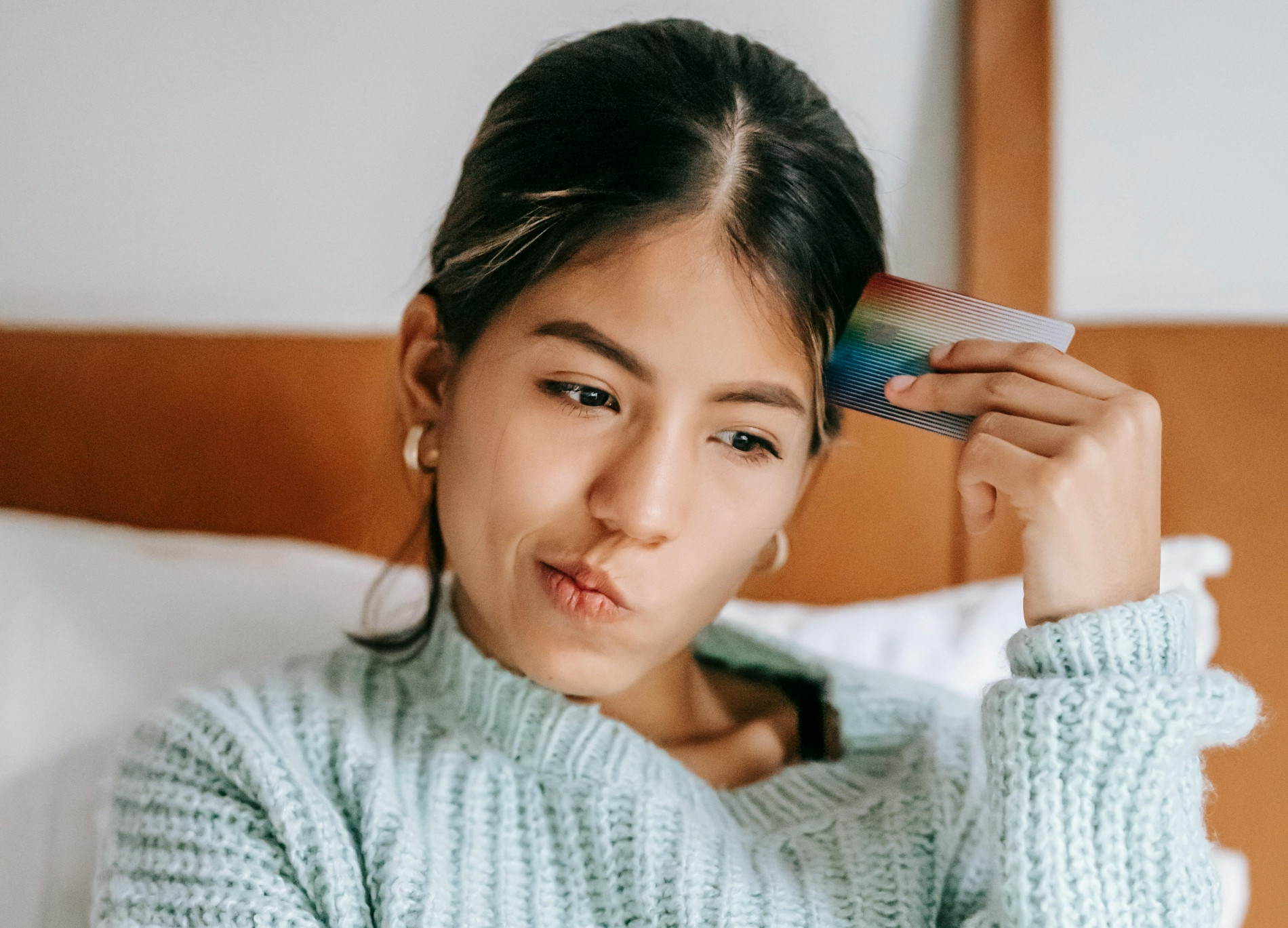 ảnh 1   xem trộm ví tiền.jpg