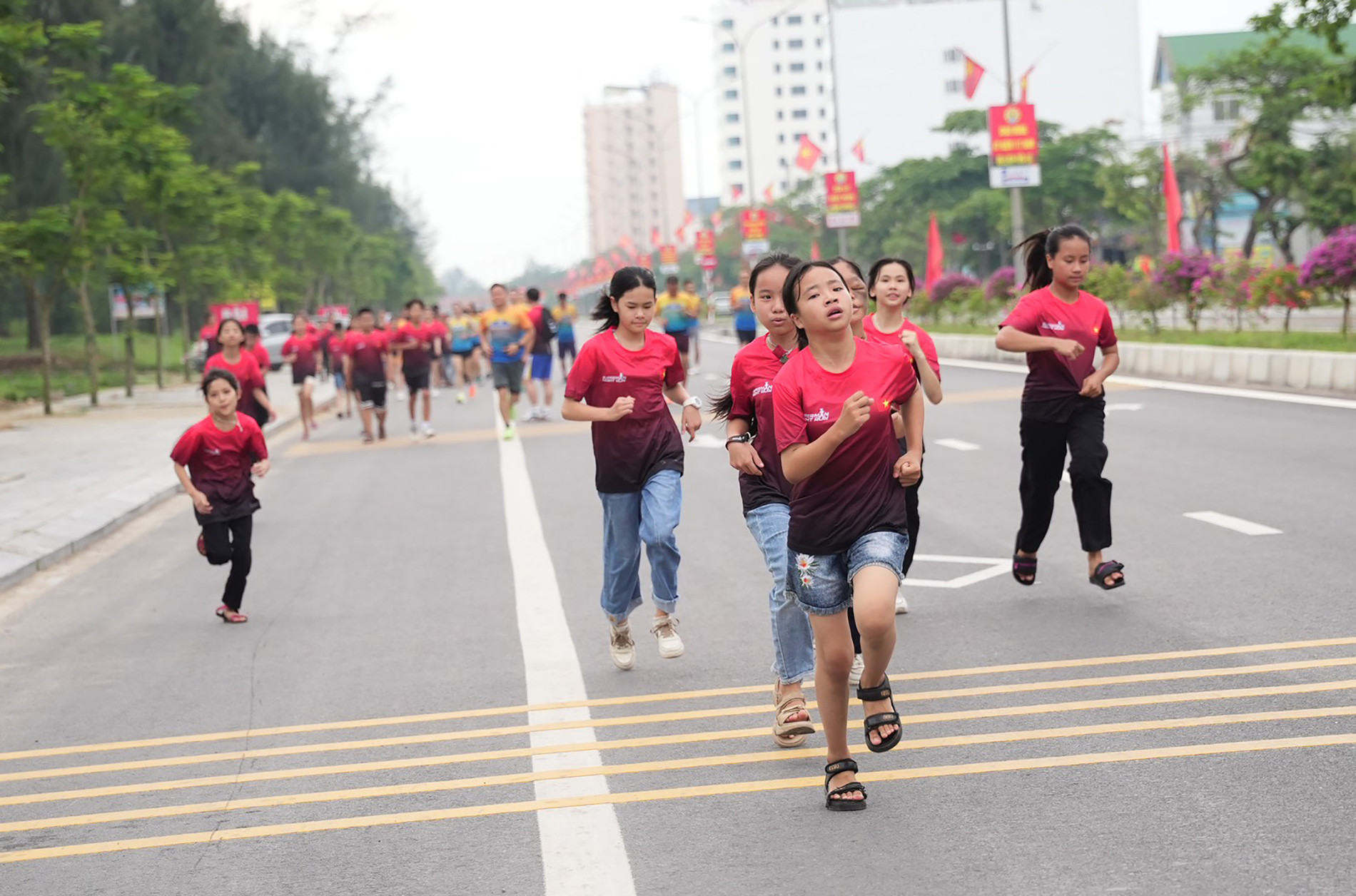 chay lang sen 64.jpg