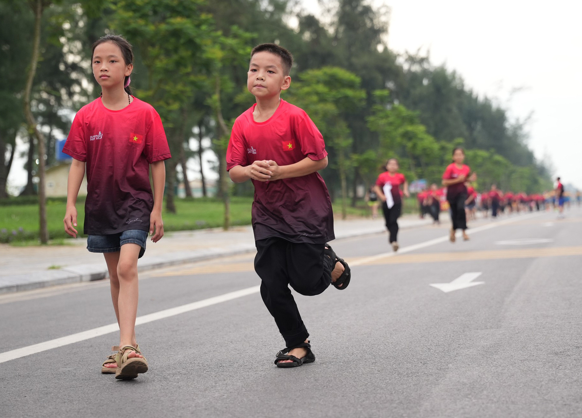 chay lang sen 66.jpg