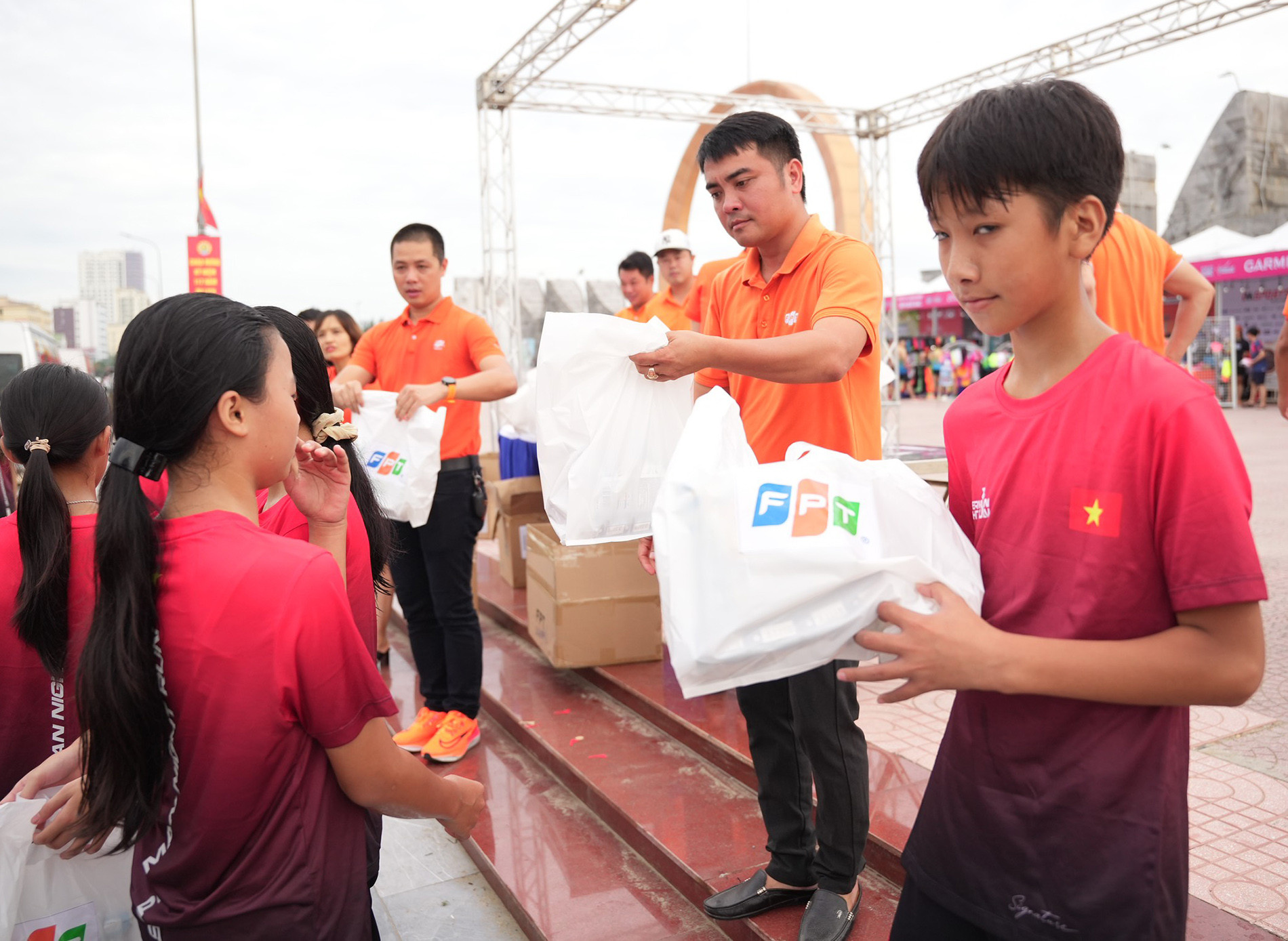 chay lang sen 68.jpg