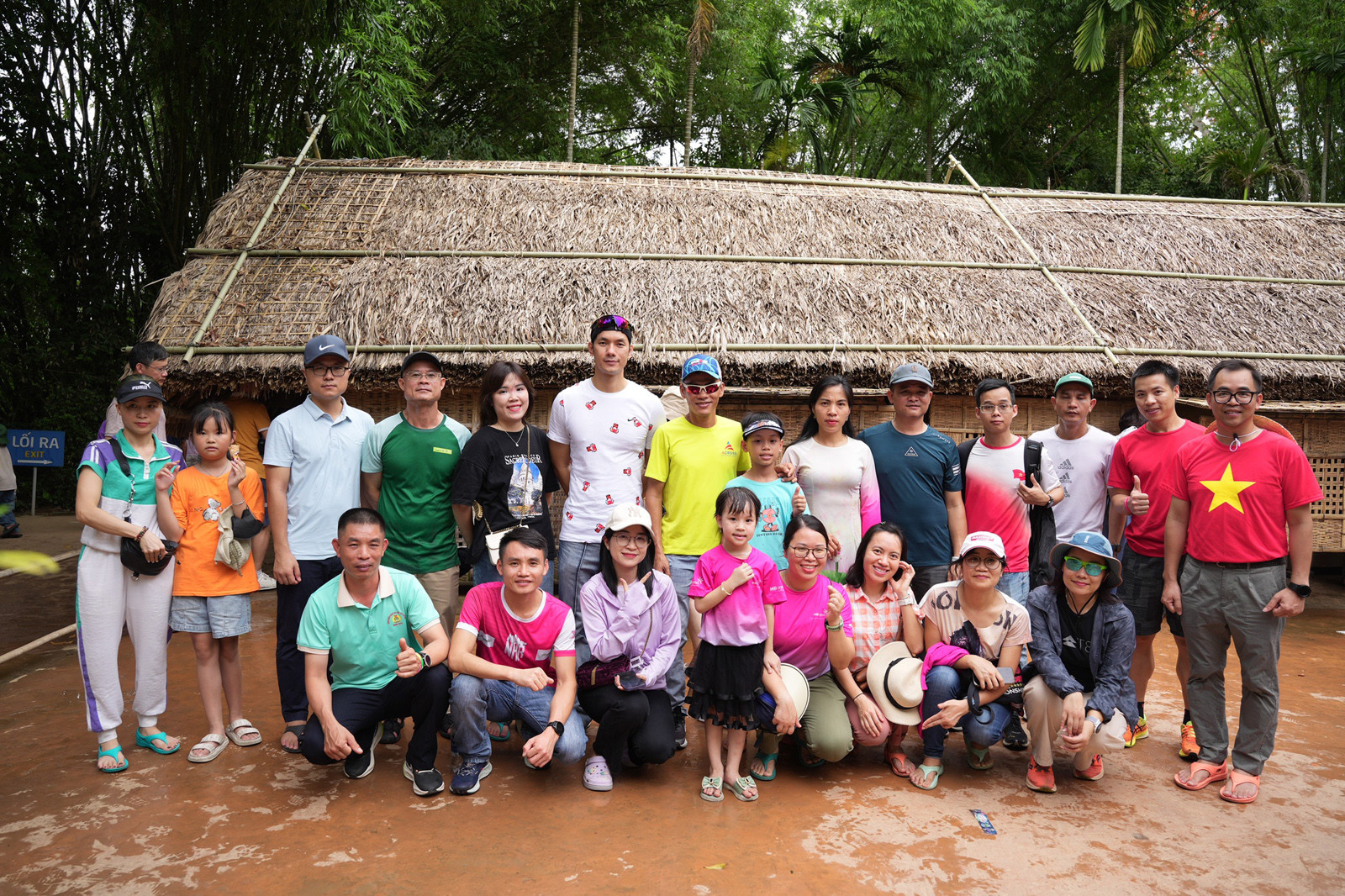 chay lang sen 80.jpg