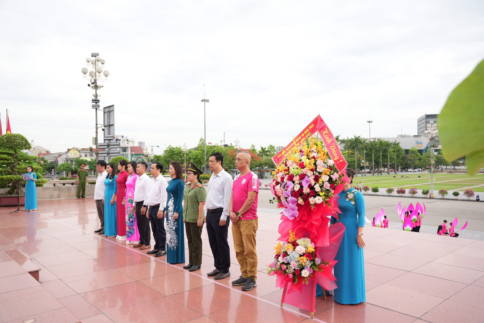 chay lang sen 81.jpg