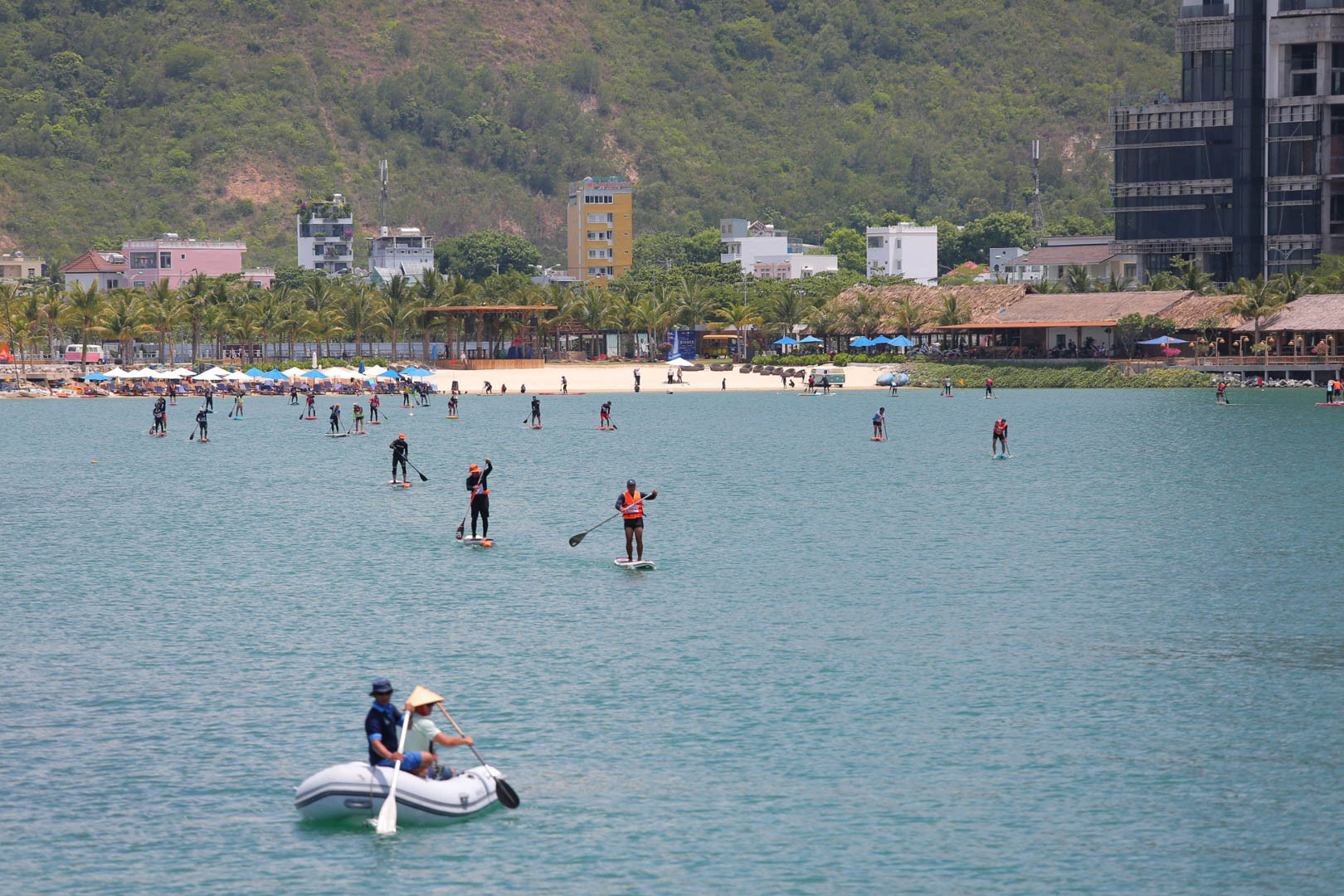 đua thuyền buồm 2.JPG