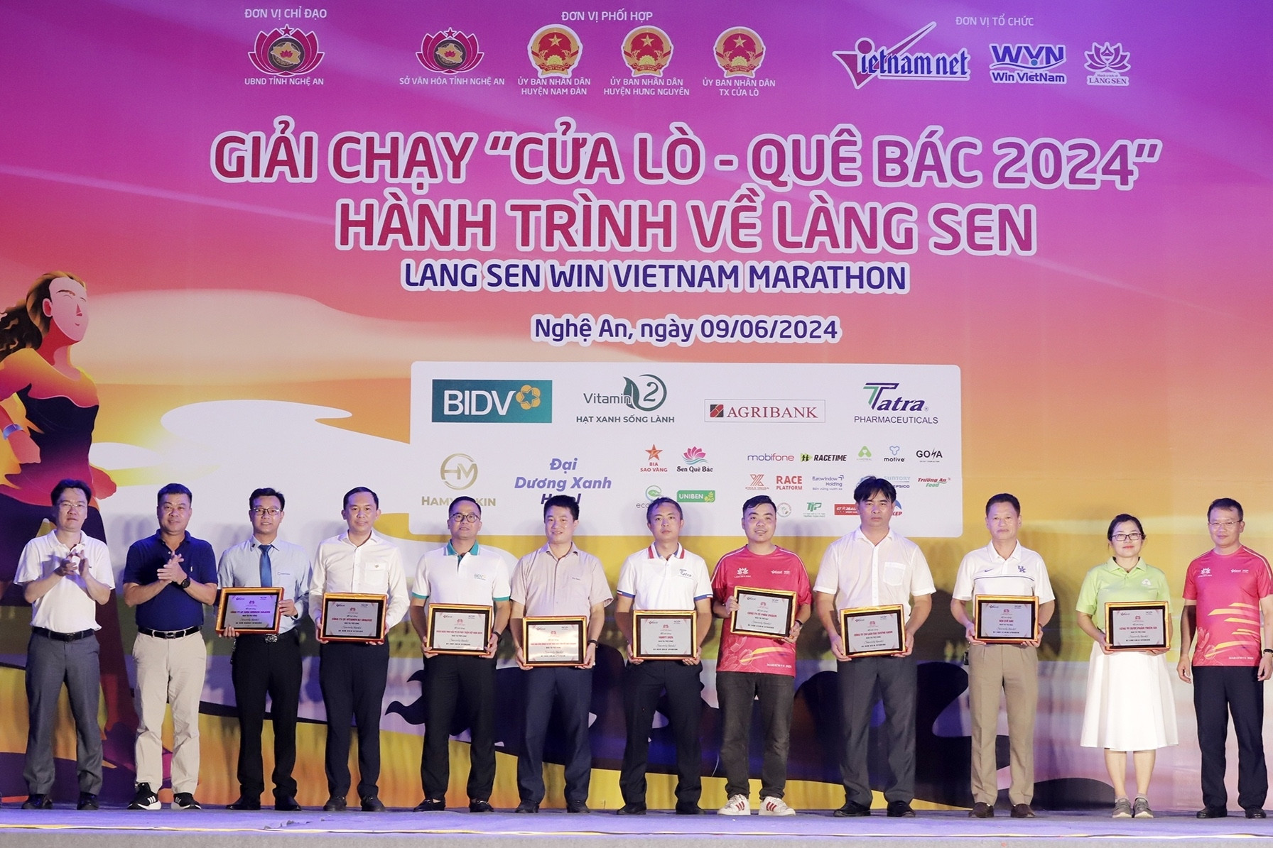 Khai mạc giải marathon Hành trình về Làng Sen 2024