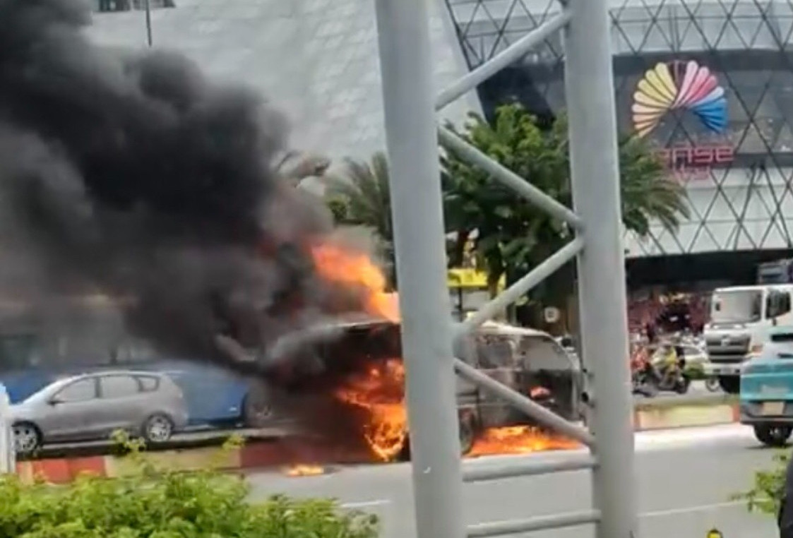 Bản tin chiều 9/6: Ô tô cháy ngùn ngụt khi đang chạy trên đường nội đô TPHCM